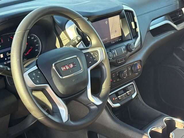Used 2024 GMC Terrain SLE w/ Driver Convenience Package image 18