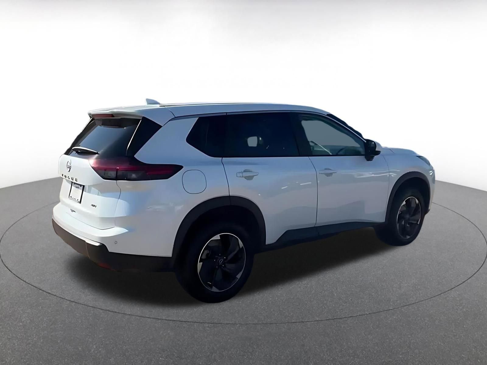 Used 2025 Nissan Rogue SV AWD/4WD image 15