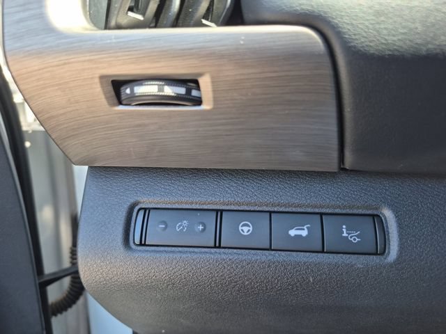 Used 2024 Nissan Pathfinder Platinum AWD/4WD image 23