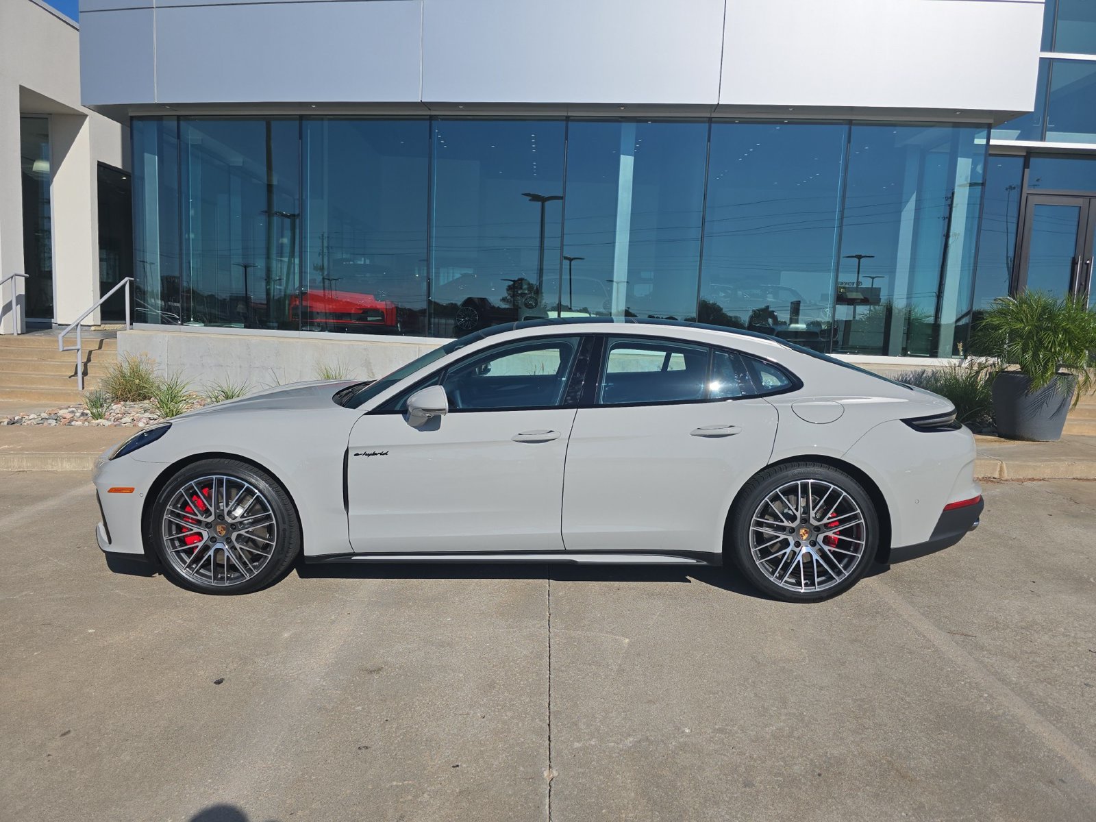 New 2026 Porsche Panamera 4S AWD/4WD image 2