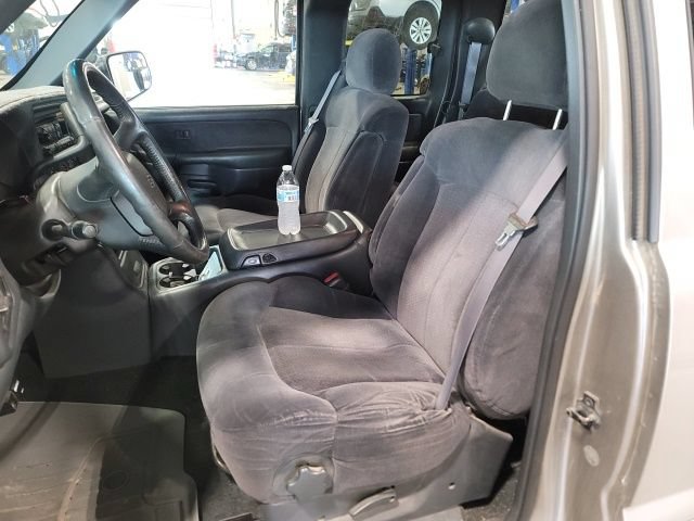 Used 2000 Chevrolet Silverado 2500 LS RWD image 9