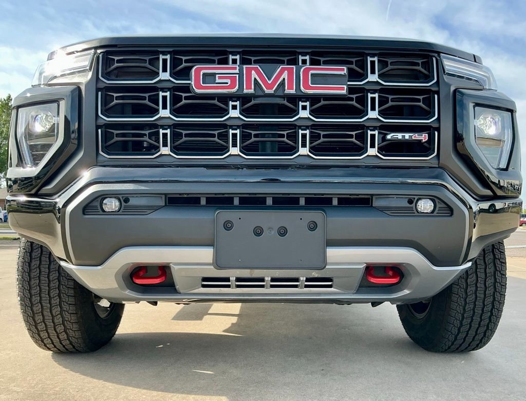 Used 2025 GMC Canyon AT4 AWD/4WD image 9