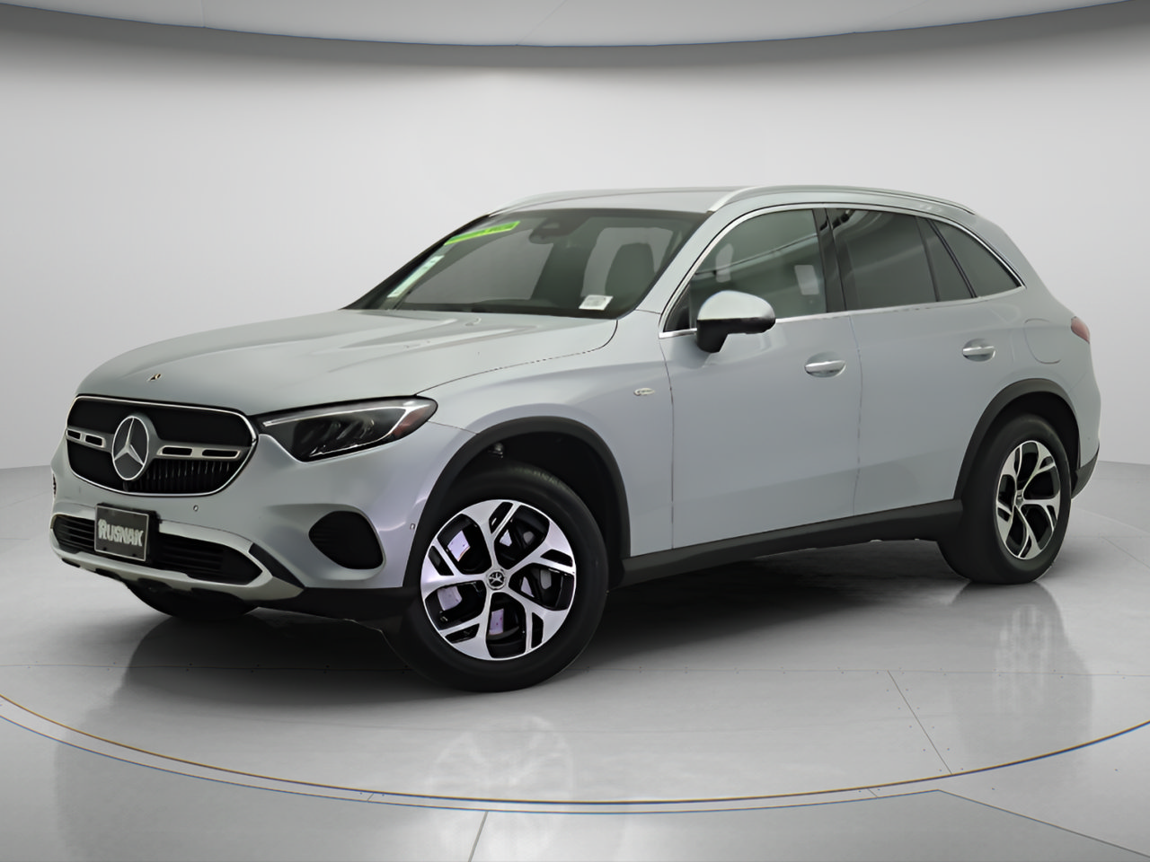 Used 2025 Mercedes-Benz GLC 350e 4MATIC image 3