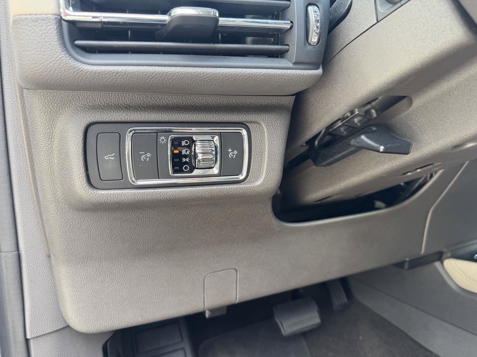 Used 2022 Lincoln Corsair FWD image 7