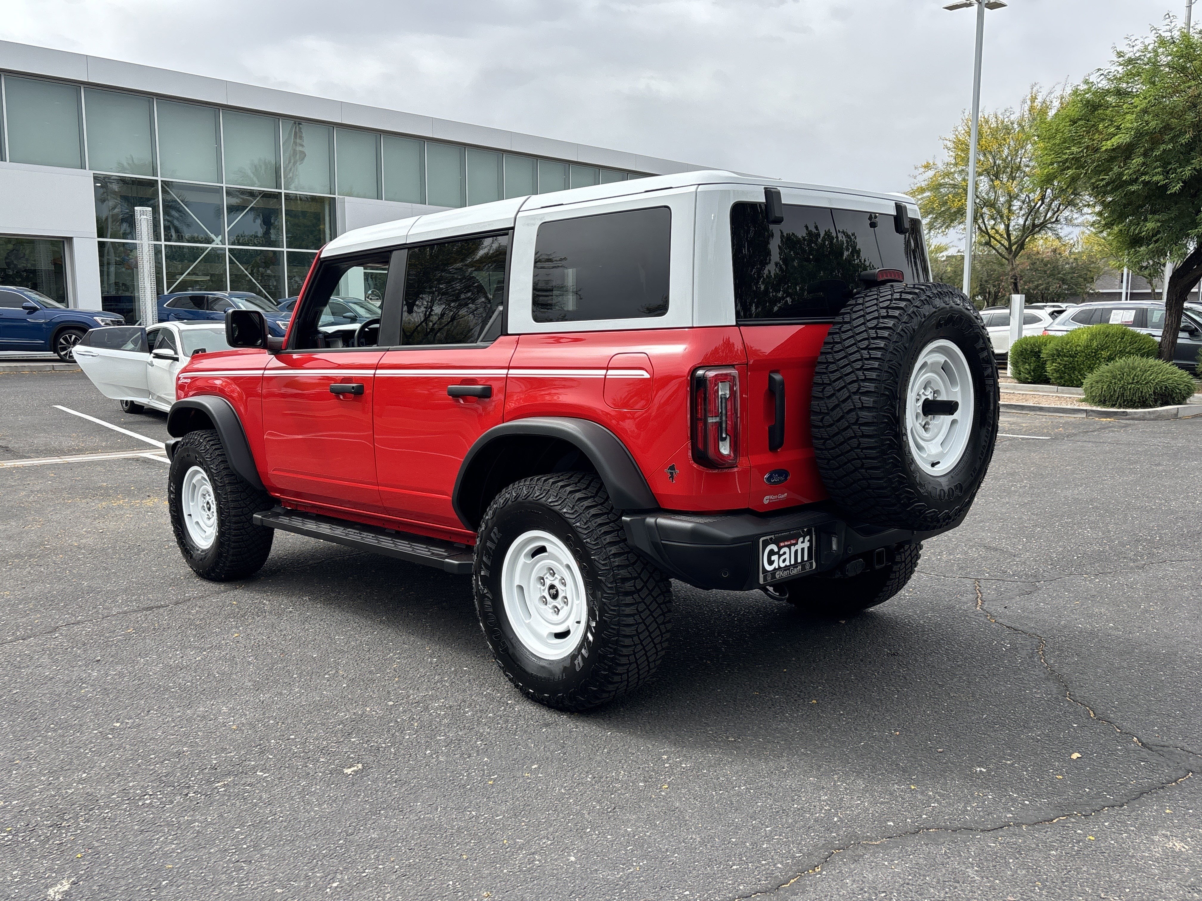 Used 2024 Ford Bronco Heritage Edition AWD/4WD image 3