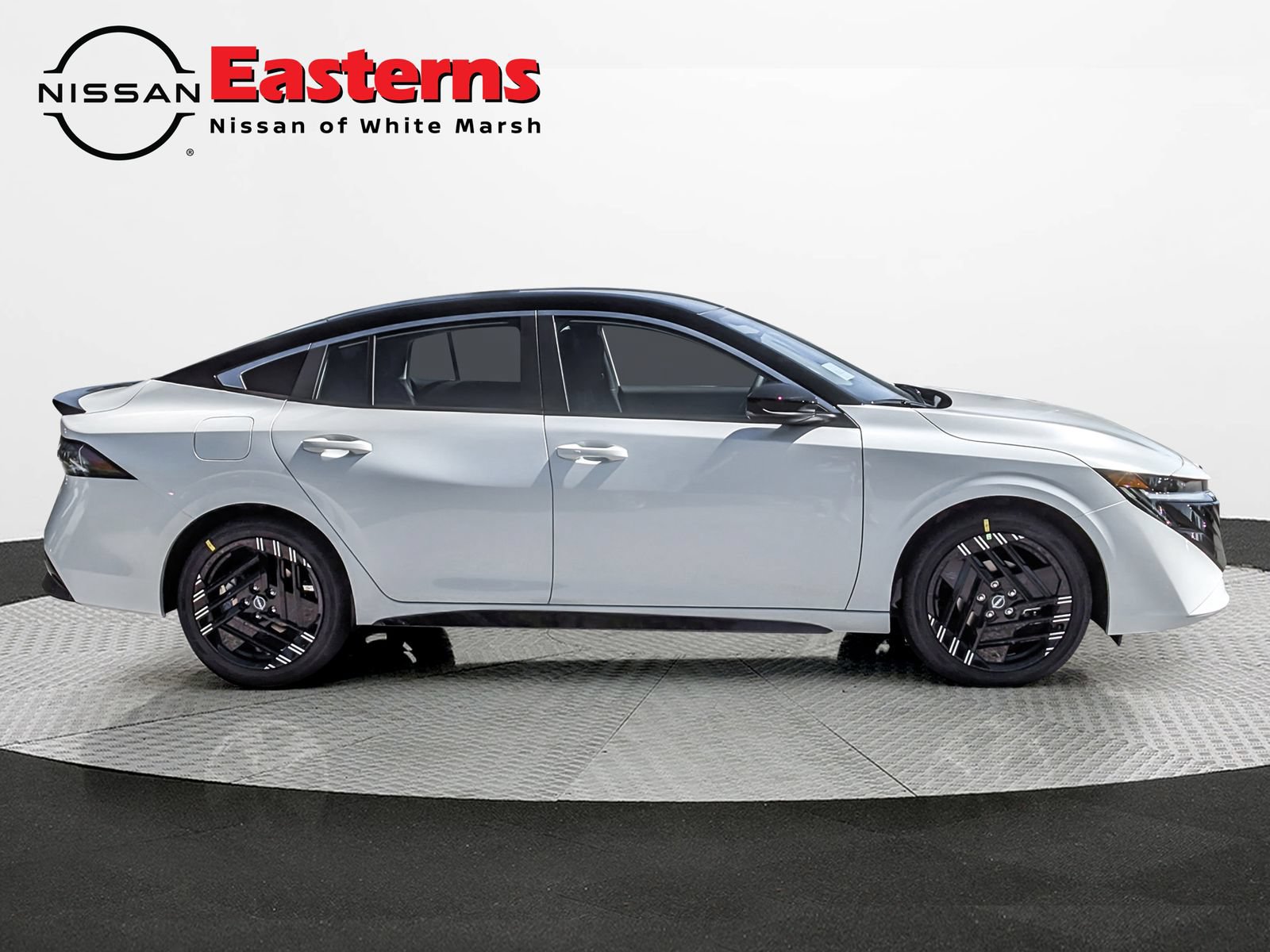 New 2027 Nissan Sentra SR w/ Floor Mat Package FWD image 5