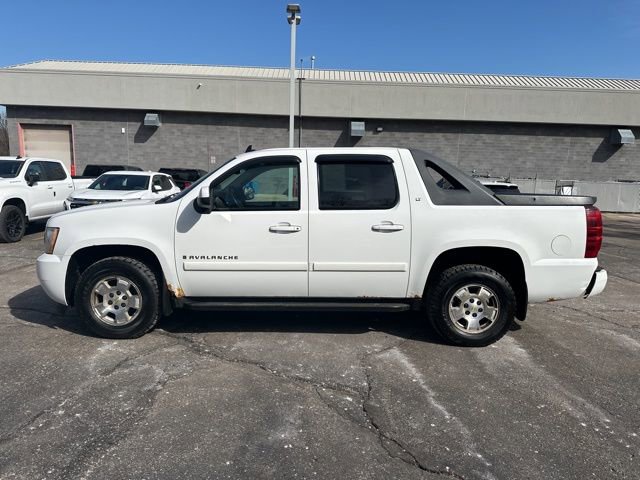 Used 2007 Chevrolet Avalanche LT w/ LT Preferred Equipment Group AWD/4WD image 2