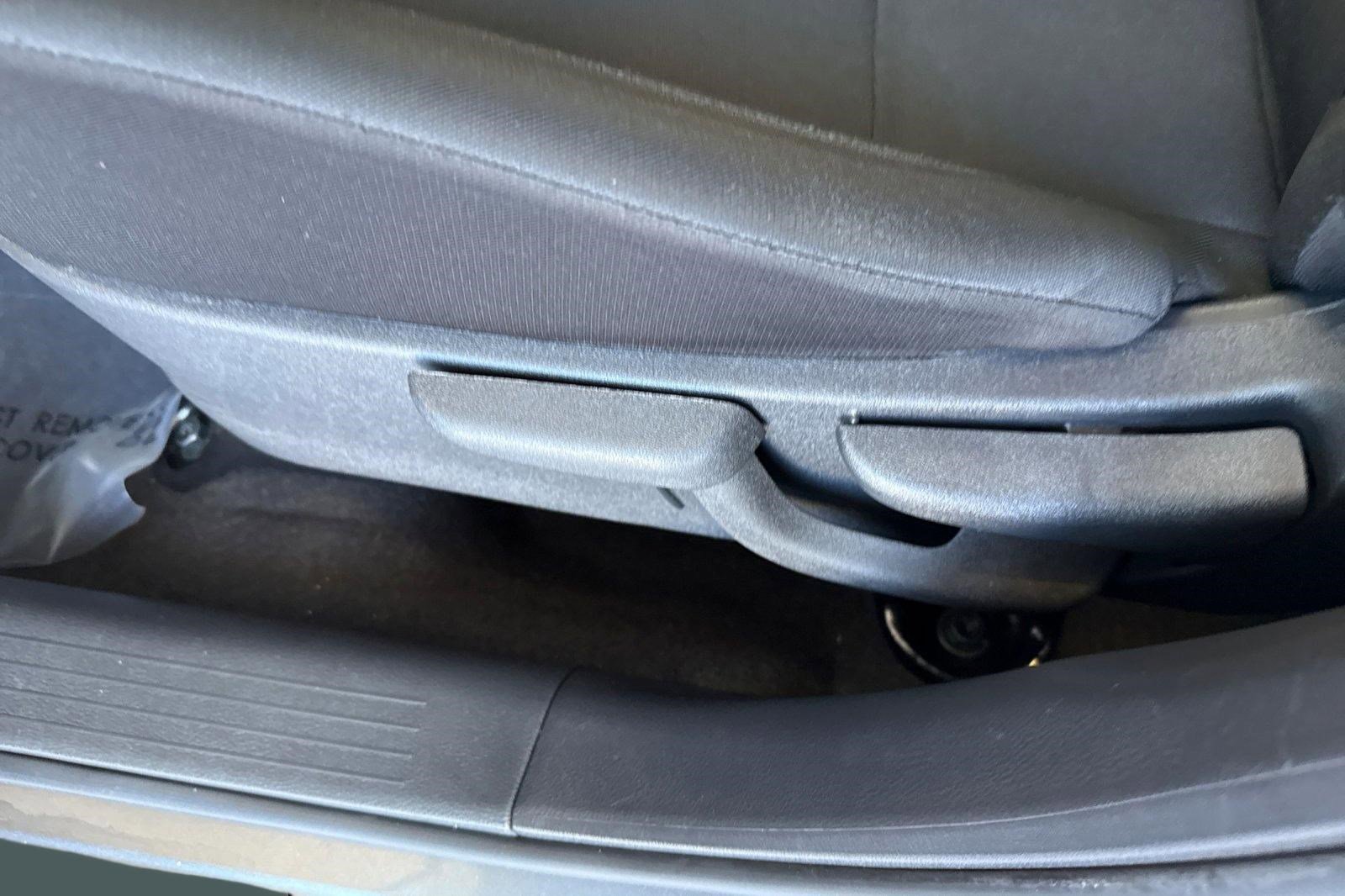 Used 2023 Nissan Kicks S image 13