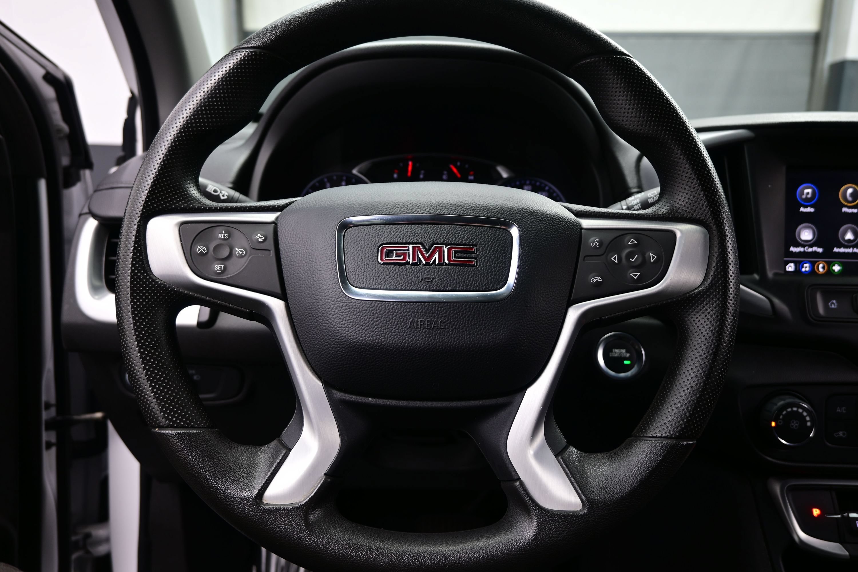 Used 2024 GMC Terrain SLE AWD/4WD image 22