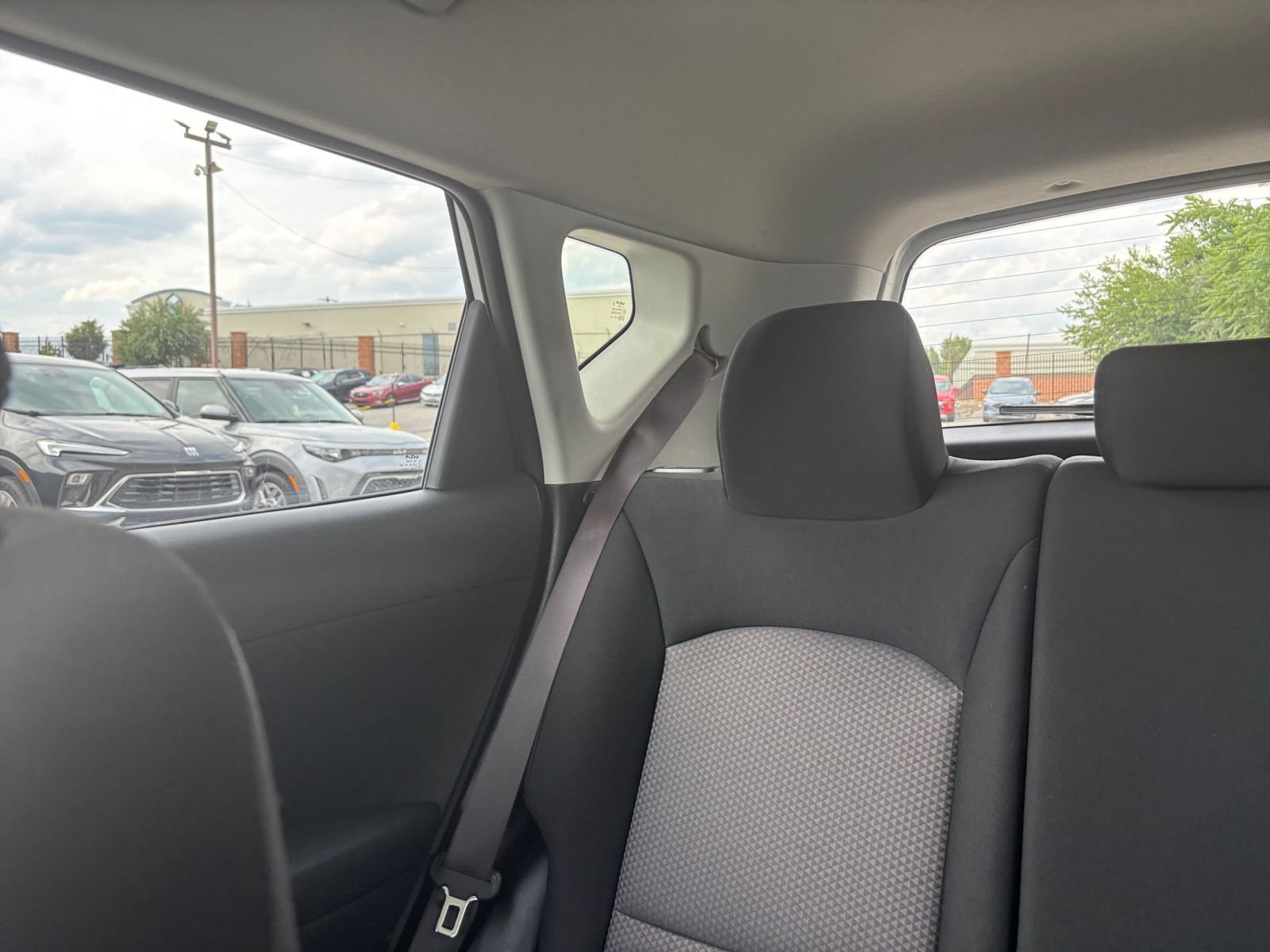Used 2025 Kia Soul LX w/ LX Technology Package FWD image 34