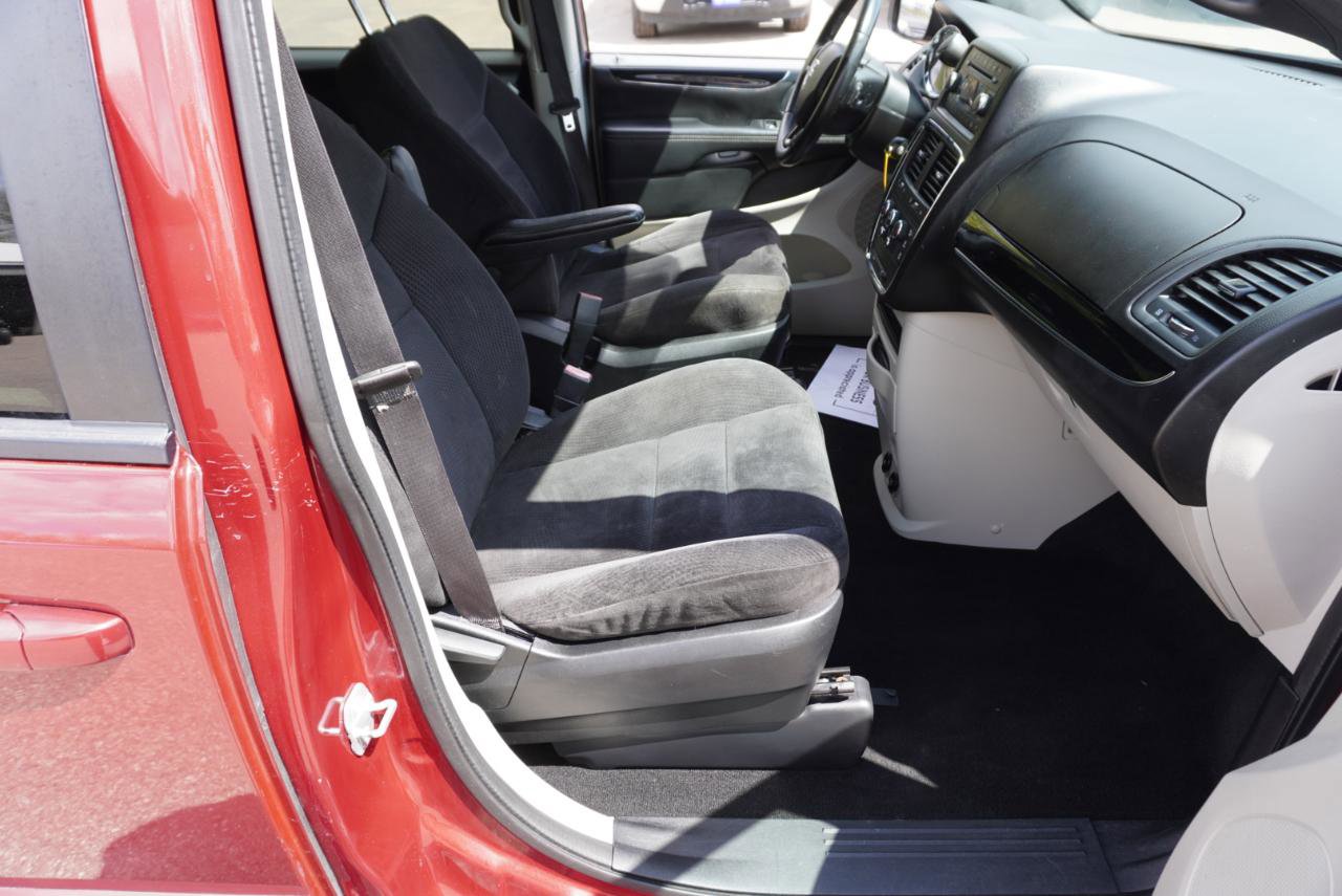 Used 2014 Dodge Grand Caravan SE FWD image 18