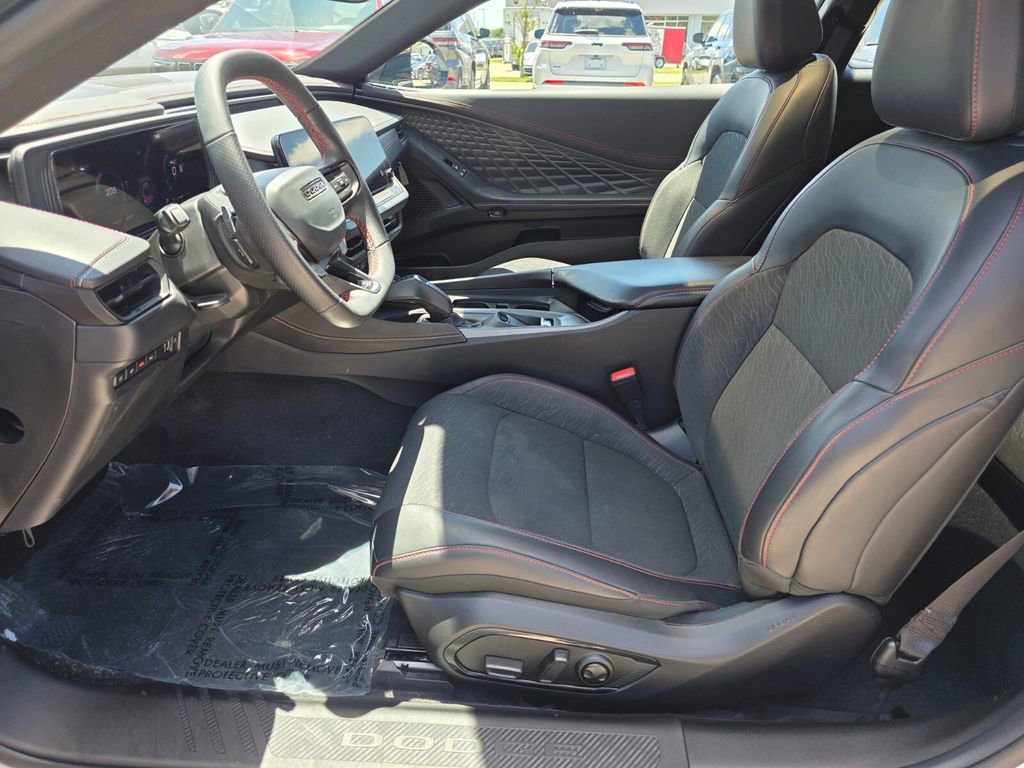 Used 2025 Dodge Charger R/T w/ Sun & Sound Package image 18