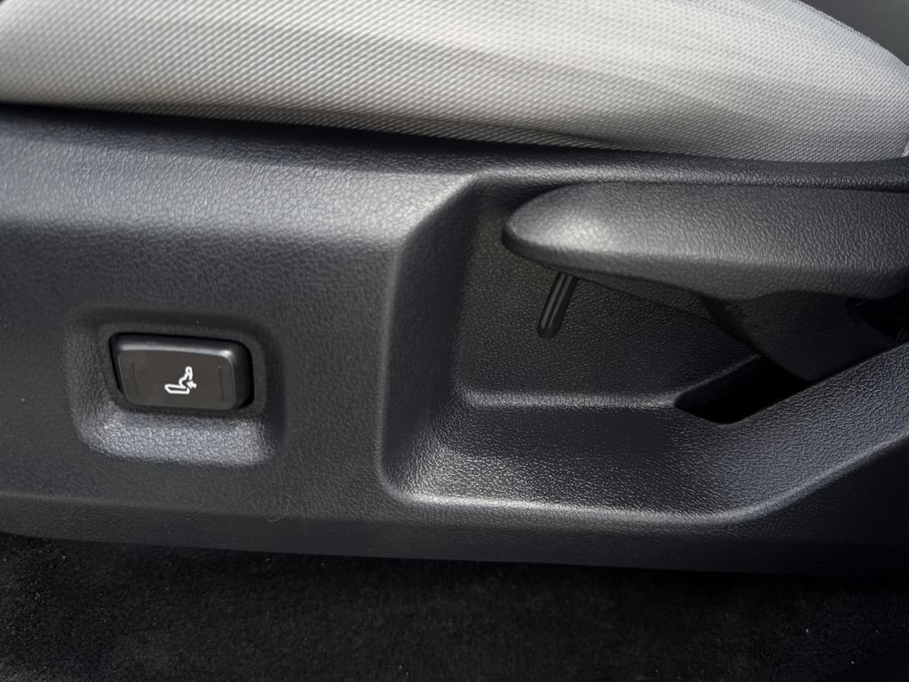 Used 2025 Toyota Tacoma TRD Sport AWD/4WD image 26