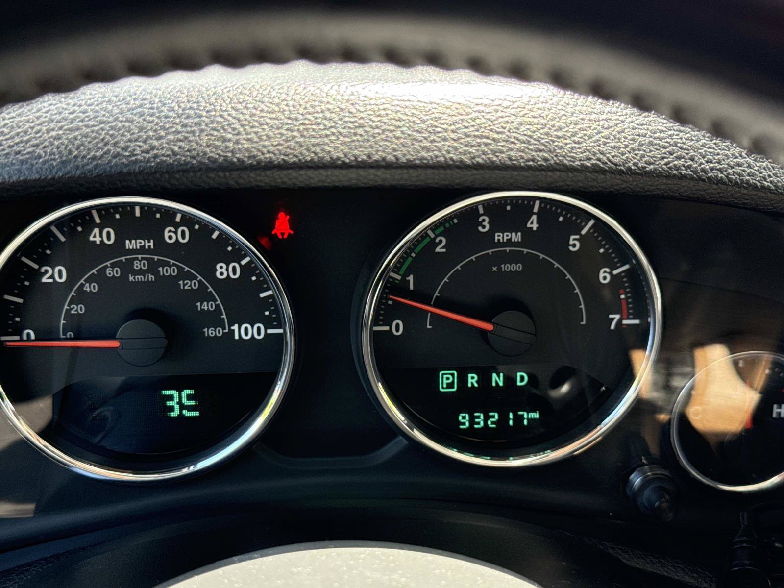 Used 2016 Jeep Wrangler Unlimited Sahara w/ Connectivity Group AWD/4WD image 18