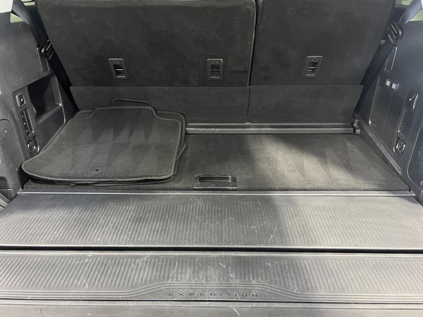 Used 2025 Ford Expedition Active image 30