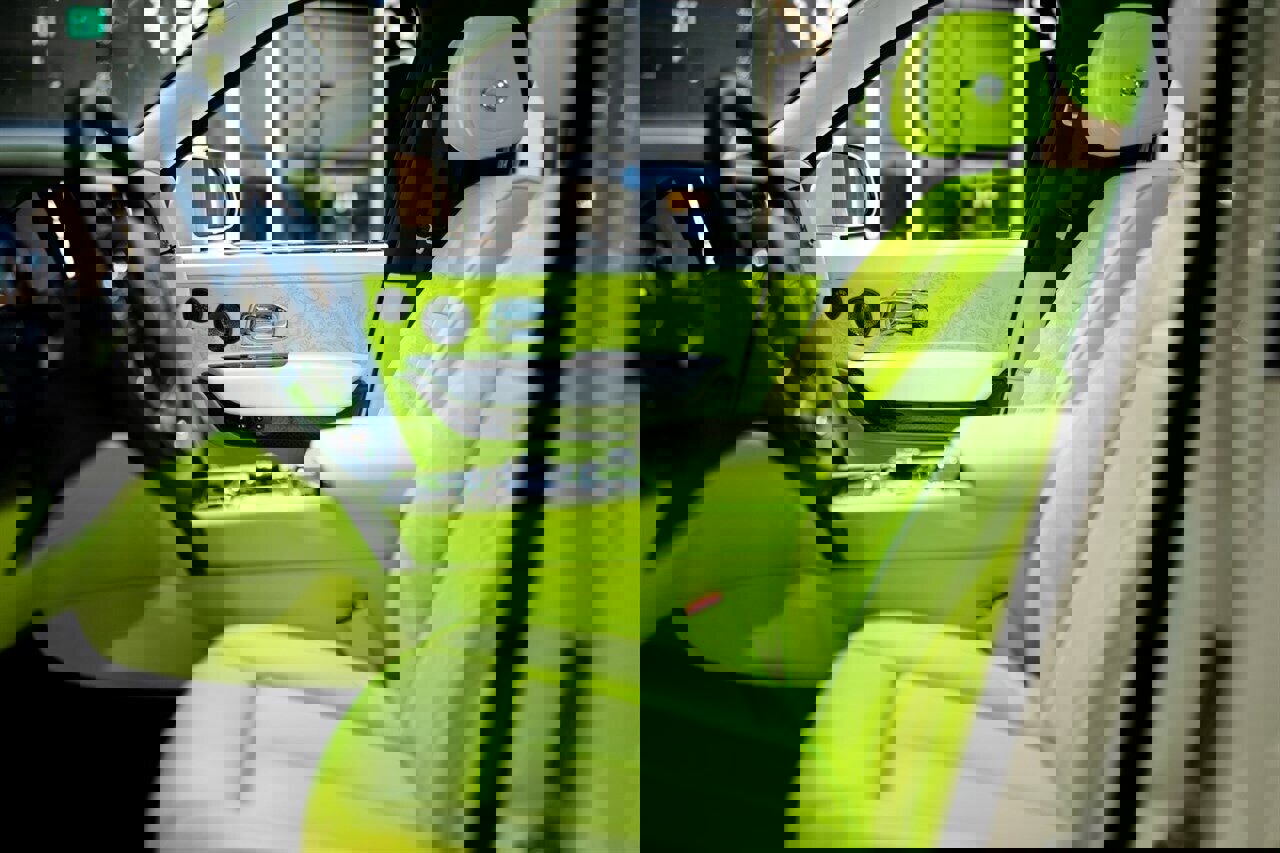 Used 2025 Rolls-Royce Cullinan Black Badge w/ Leather Finishing Pack image 19