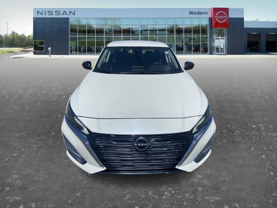 Certified 2024 Nissan Altima 2.5 SV FWD image 2
