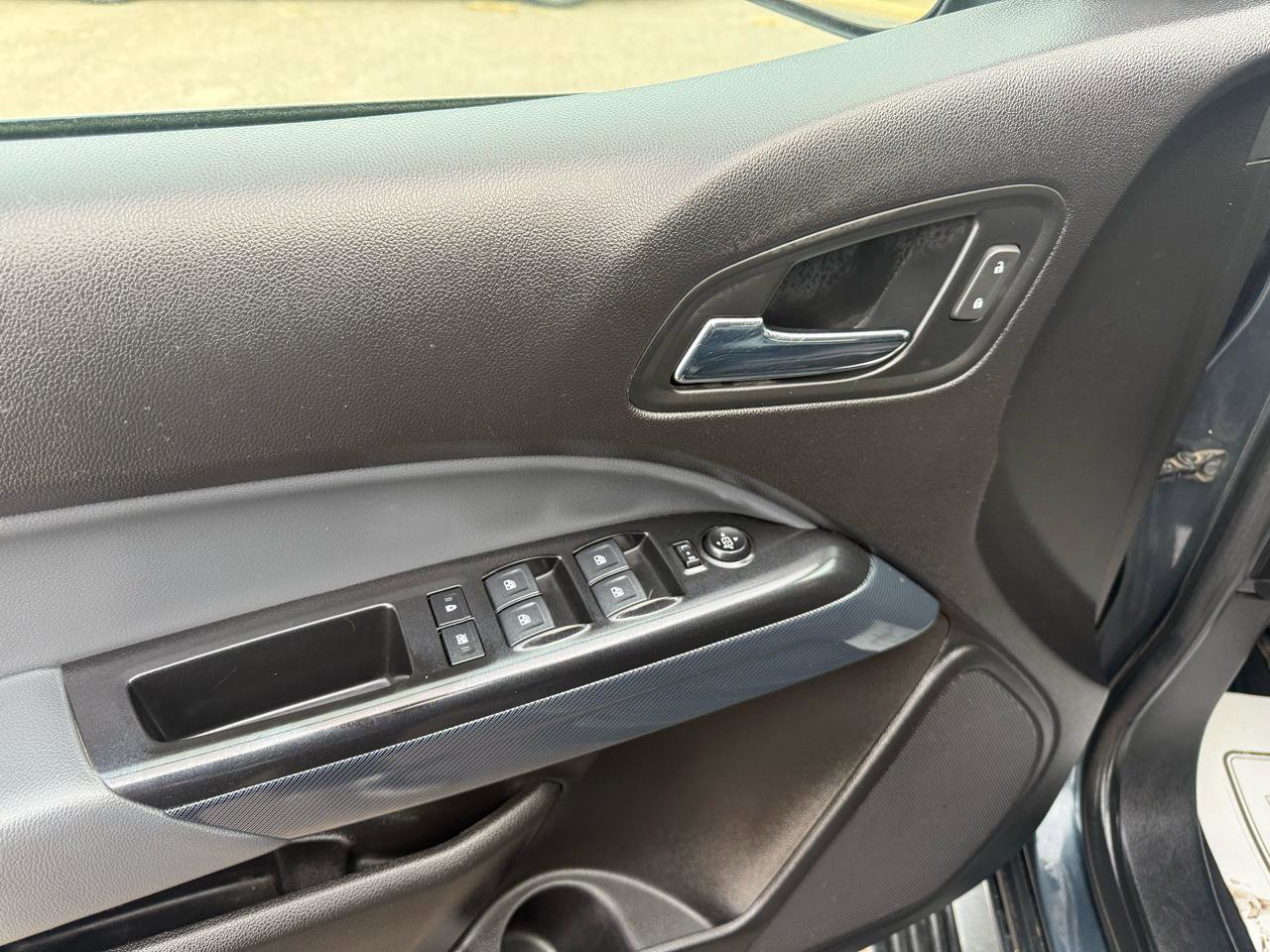 Used 2019 Chevrolet Colorado Z71 AWD/4WD image 12