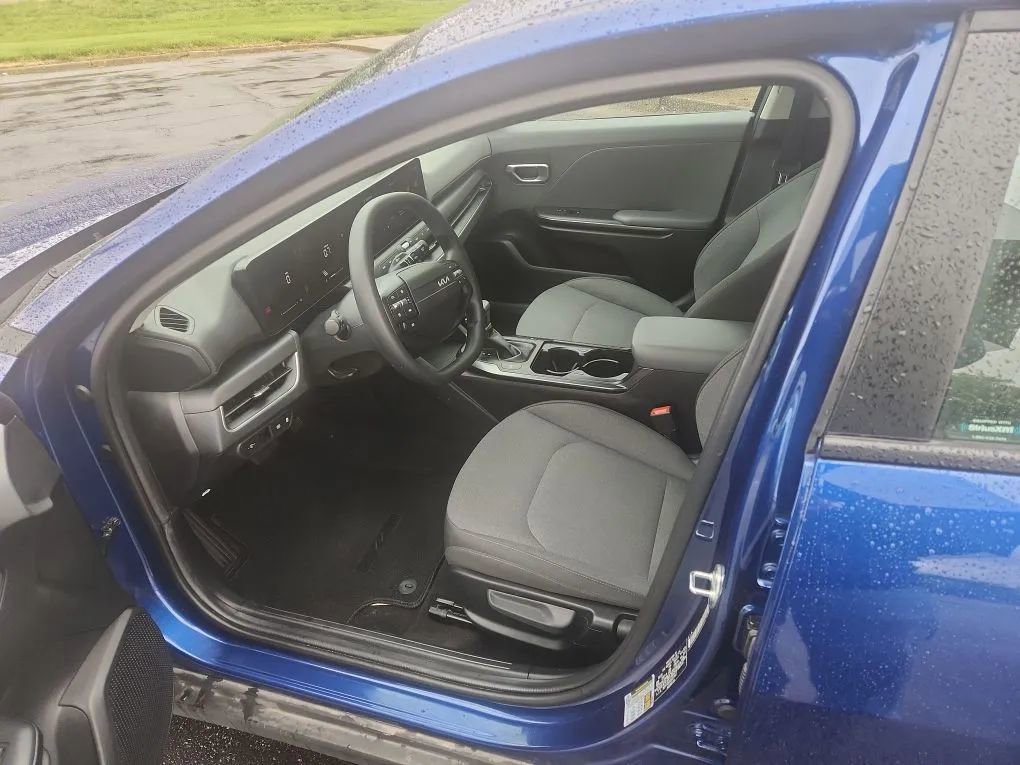 Used 2025 Kia K4 FWD image 6