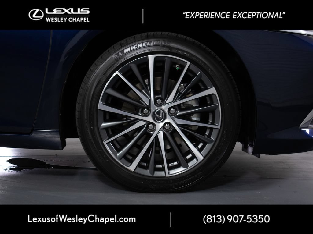 Used 2025 Lexus ES 350 w/ Premium Package FWD image 5