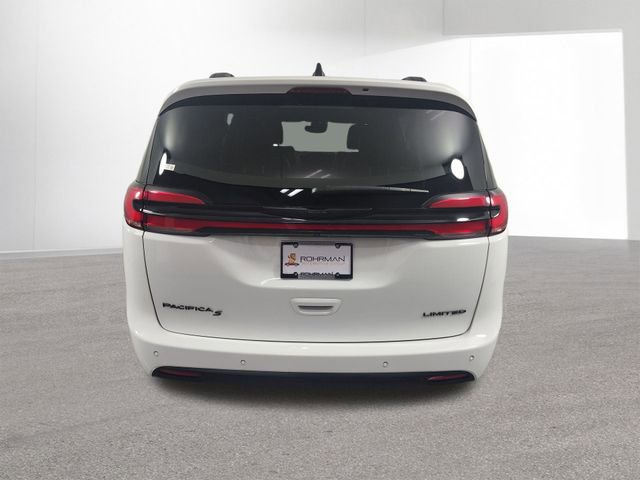 Used 2025 Chrysler Pacifica Limited FWD image 33