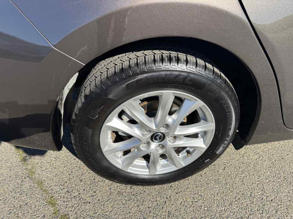 Used 2016 MAZDA MAZDA3 i Touring w/ Popular Equipment Package image 37