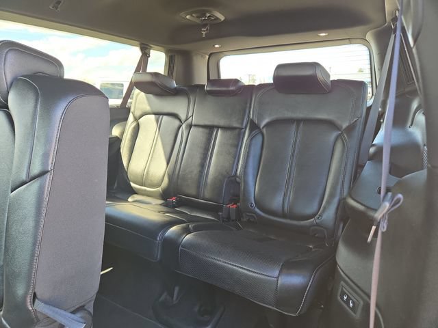 Used 2024 Jeep Wagoneer L Series II w/ Flexible Seating Group AWD/4WD image 31