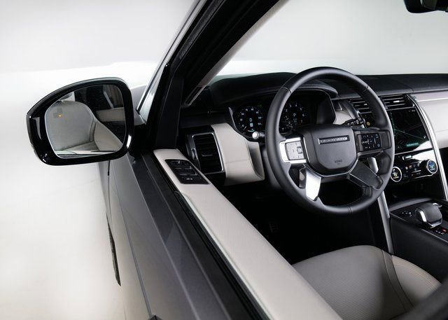New 2026 Land Rover Discovery Dynamic SE AWD/4WD image 25