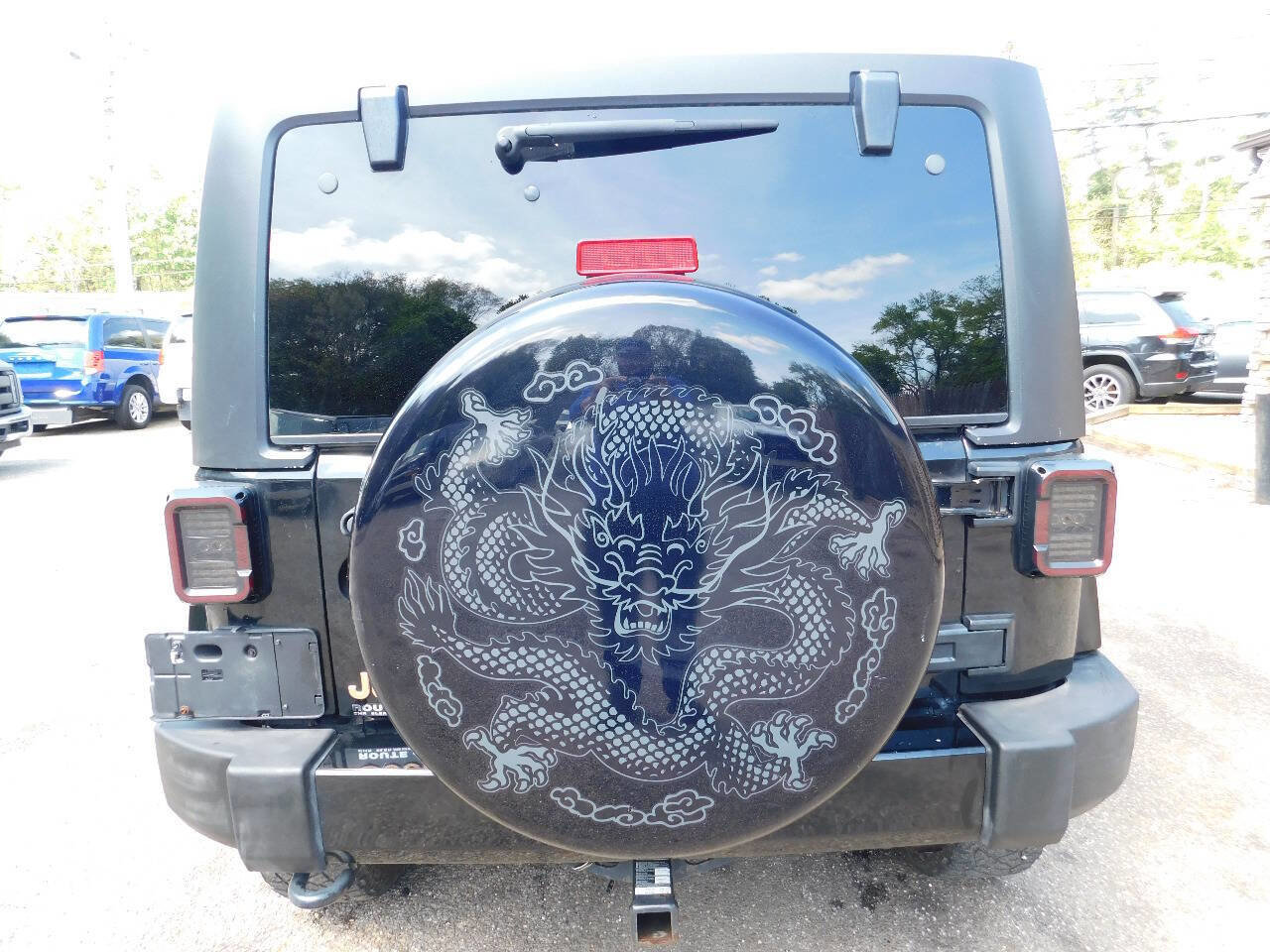 Used 2014 Jeep Wrangler Unlimited Sahara image 8