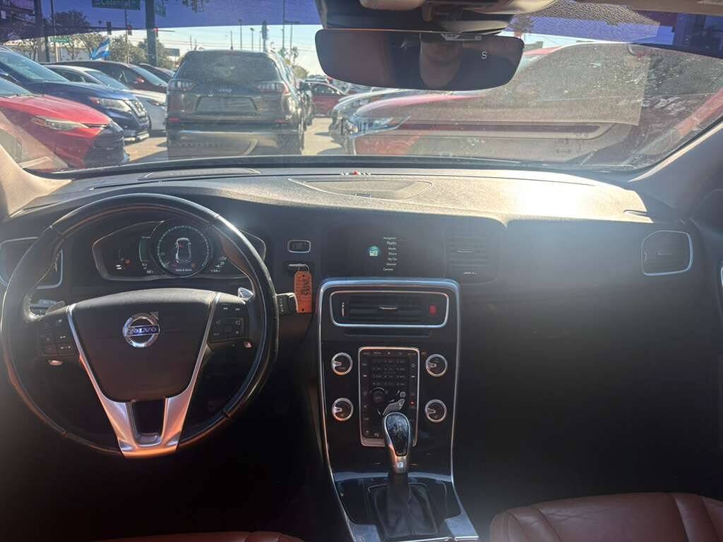 Used 2015 Volvo S60 T6 Platinum FWD image 2