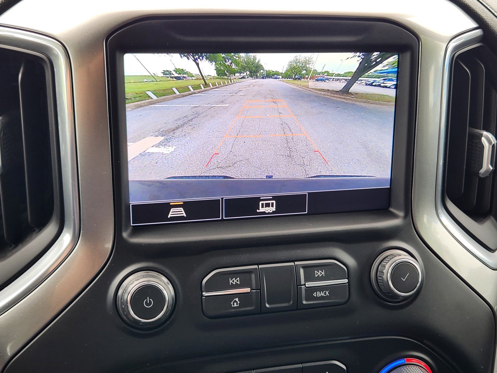 Used 2021 Chevrolet Silverado 1500 LT Trail Boss w/ Convenience Package II image 8