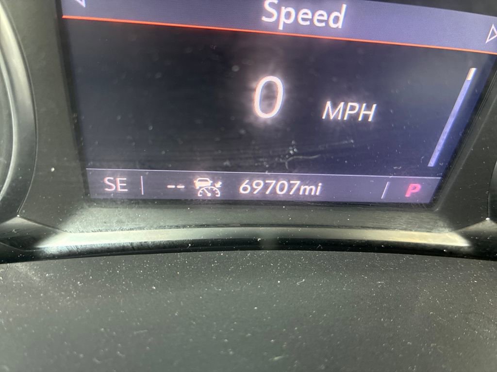 Used 2023 GMC Terrain SLT image 17