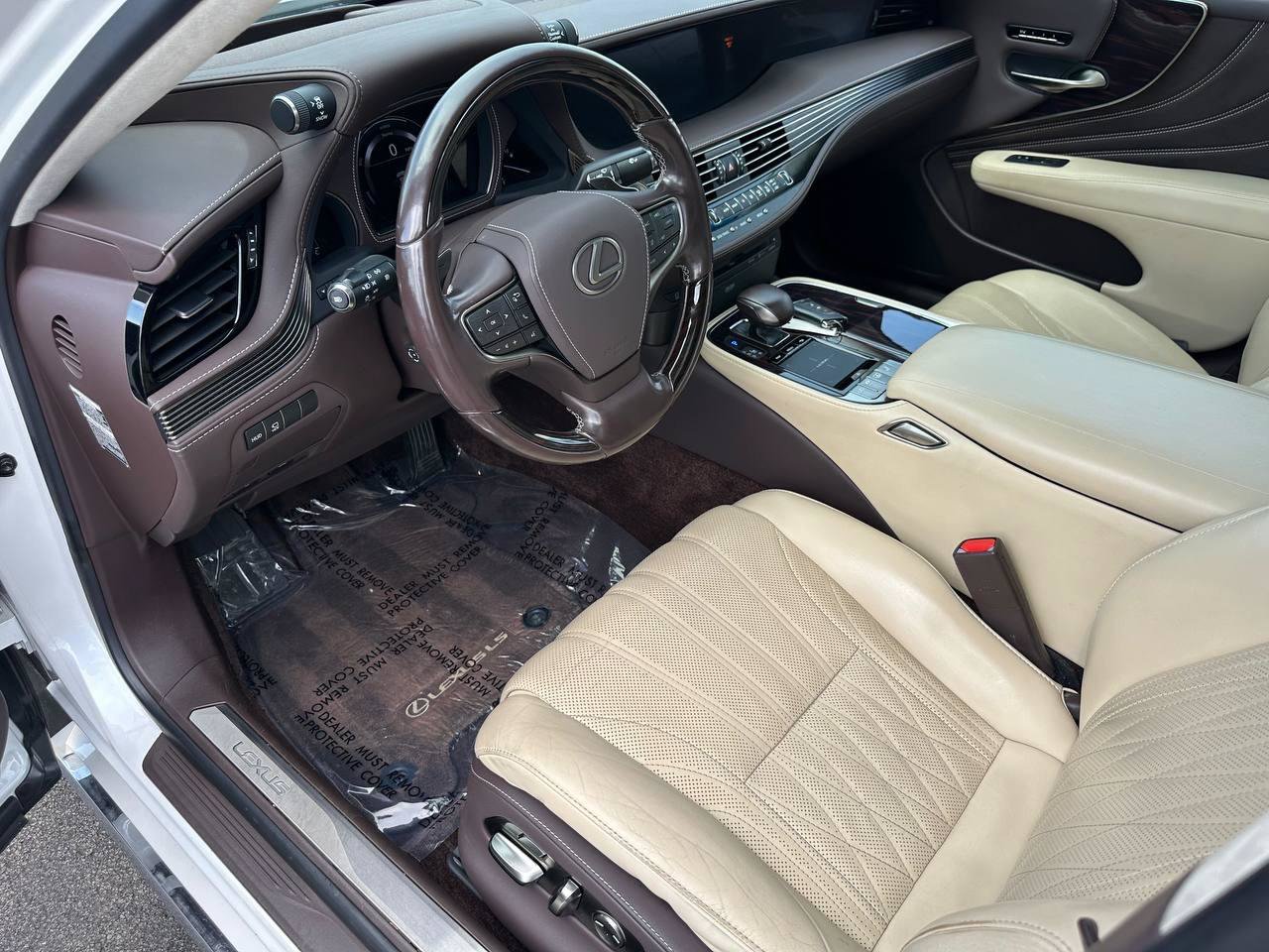 Used 2018 Lexus LS 500h AWD w/ Luxury Package image 15