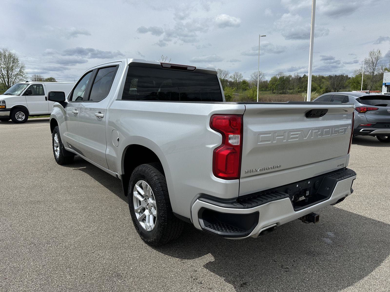 Used 2022 Chevrolet Silverado 1500 RST AWD/4WD image 3