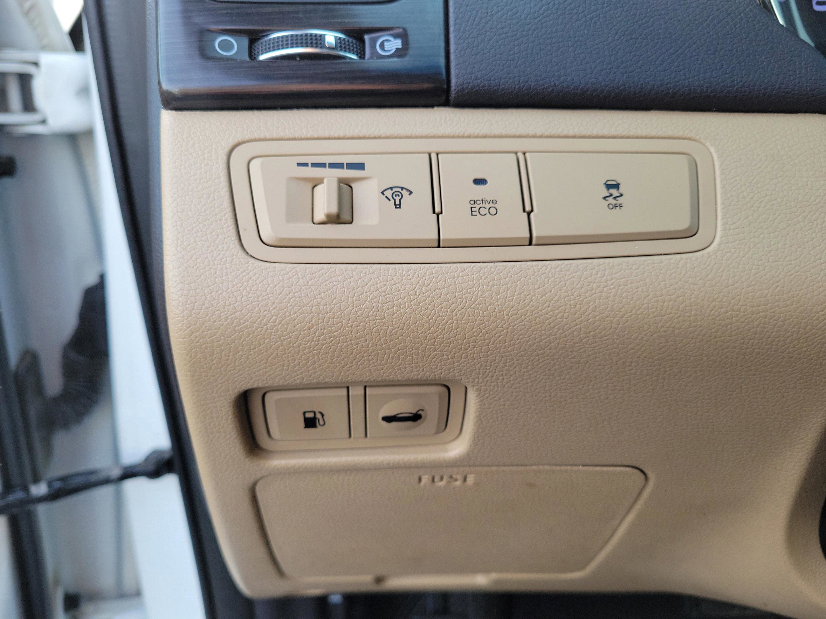 Used 2013 Hyundai Sonata Limited image 23