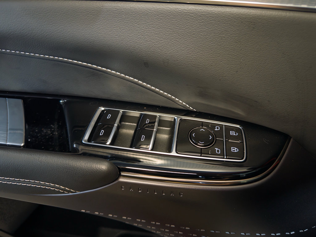 Used 2024 Cadillac Lyriq Tech RWD image 8