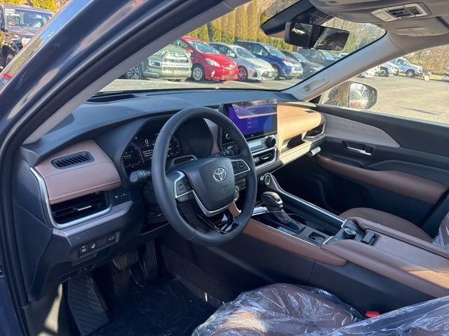 New 2026 Toyota Grand Highlander Platinum image 5