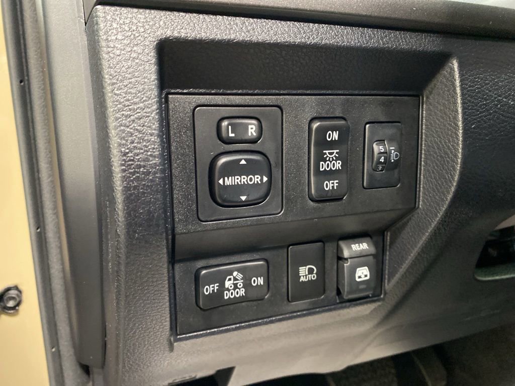 Used 2018 Toyota Tundra SR5 w/ TRD Off Road Package AWD/4WD image 27