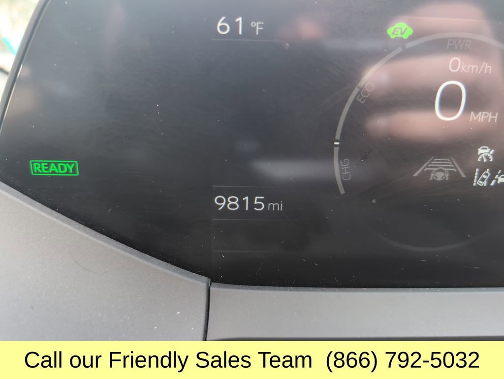 Used 2025 Toyota Prius XLE AWD/4WD image 17