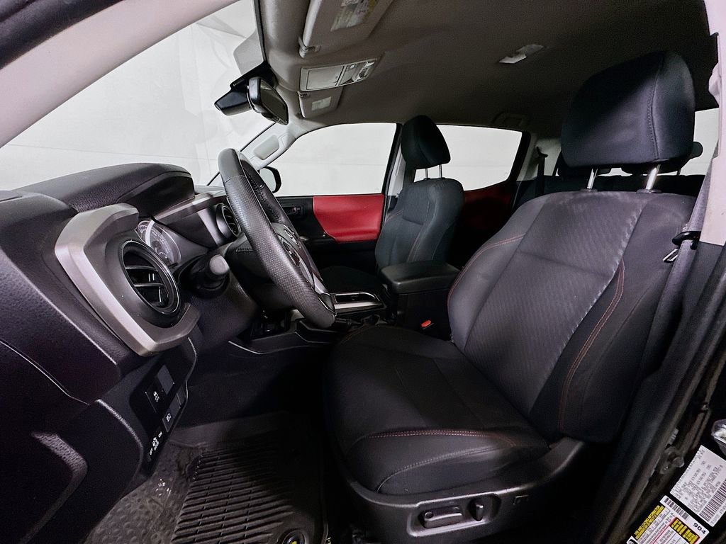 Used 2022 Toyota Tacoma SR5 image 15