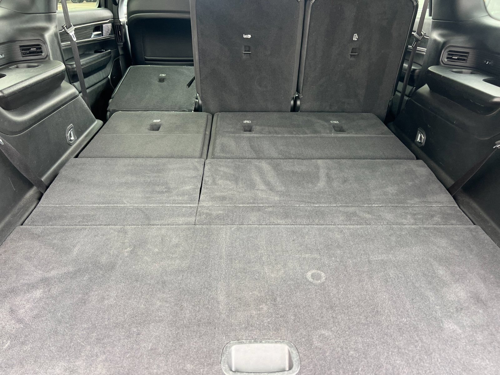 Used 2024 Jeep Wagoneer Series II w/ Flexible Seating Group RWD image 17