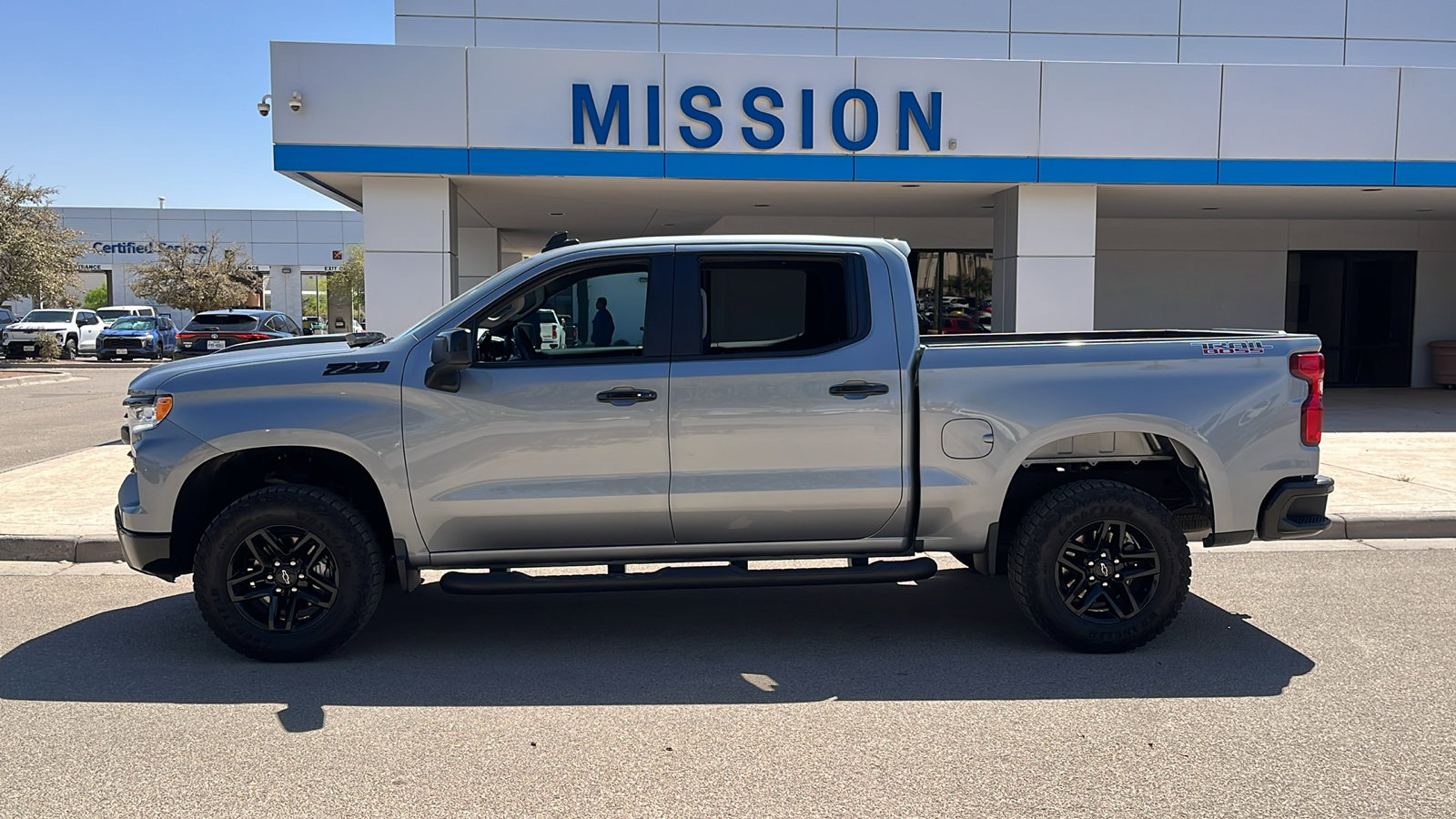 Used 2024 Chevrolet Silverado 1500 LT Trail Boss w/ LPO, Dark Essentials Package image 4
