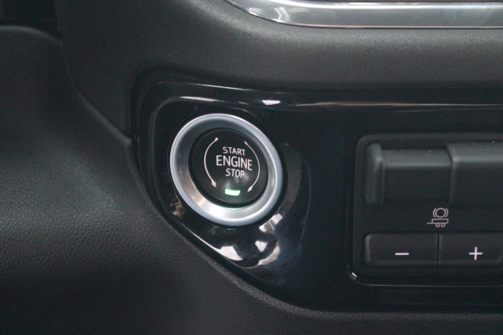 Used 2023 GMC Sierra 1500 SLT image 30