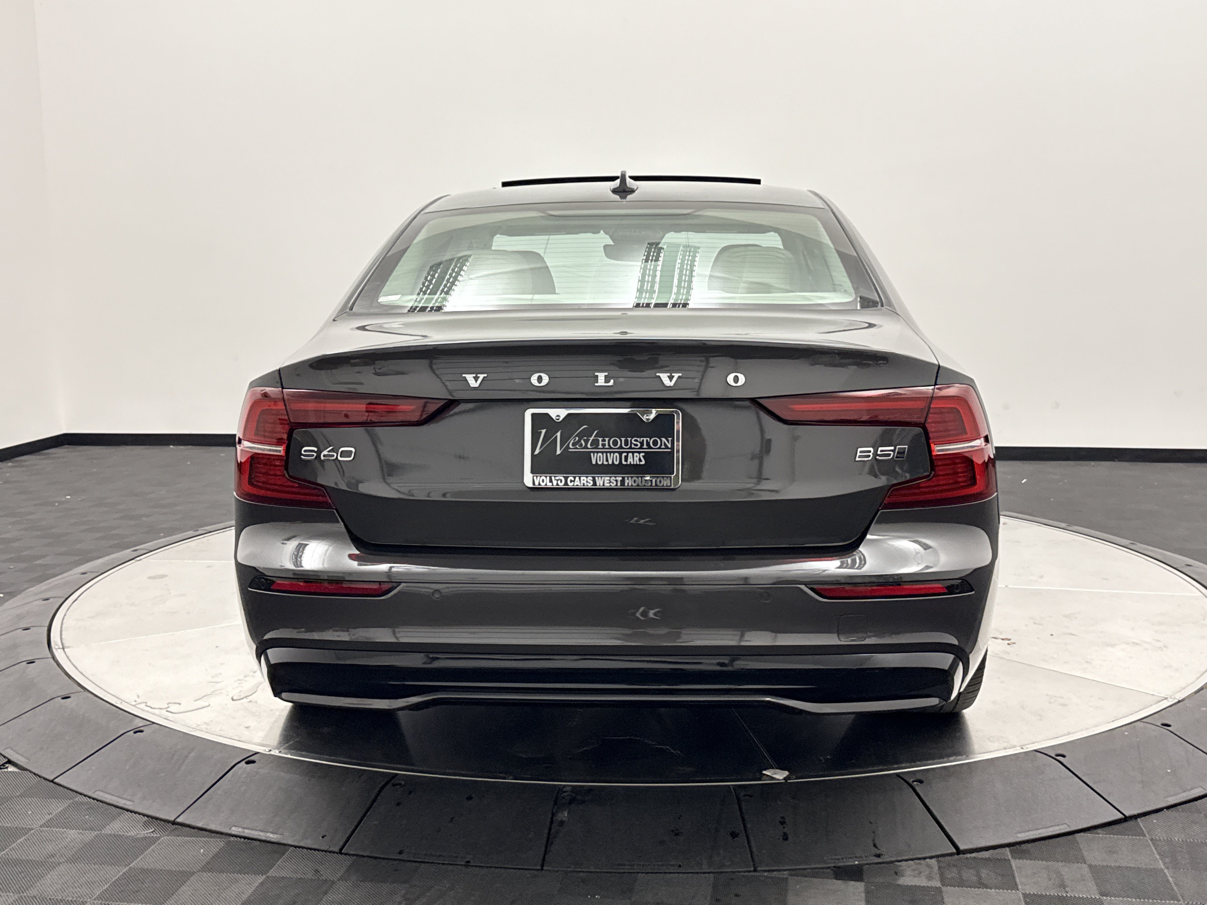 Used 2024 Volvo S60 B5 Plus AWD/4WD image 6