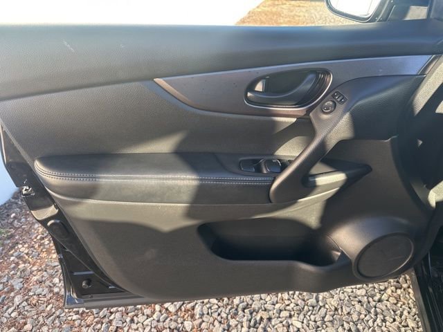 Used 2020 Nissan Rogue Sport S image 9