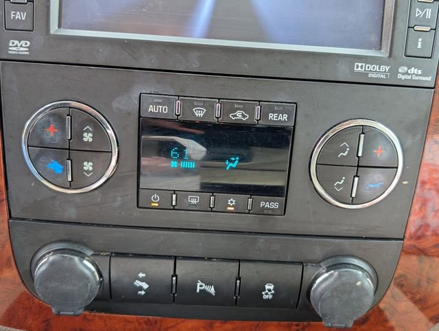 Used 2014 Chevrolet Suburban LTZ image 20