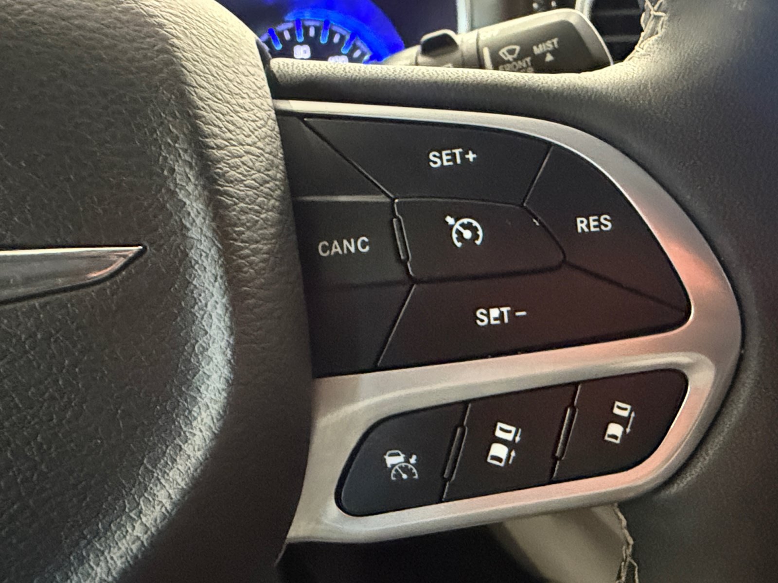 Used 2024 Chrysler Pacifica Touring-L FWD image 42