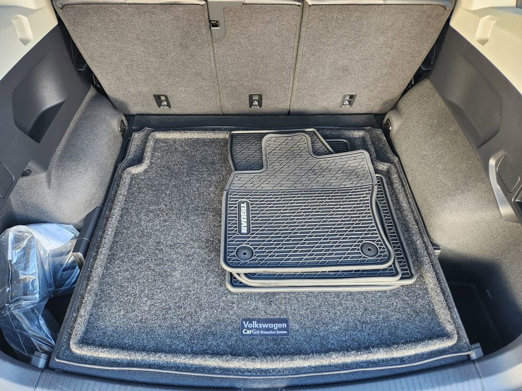 Certified 2024 Volkswagen Tiguan SE image 14