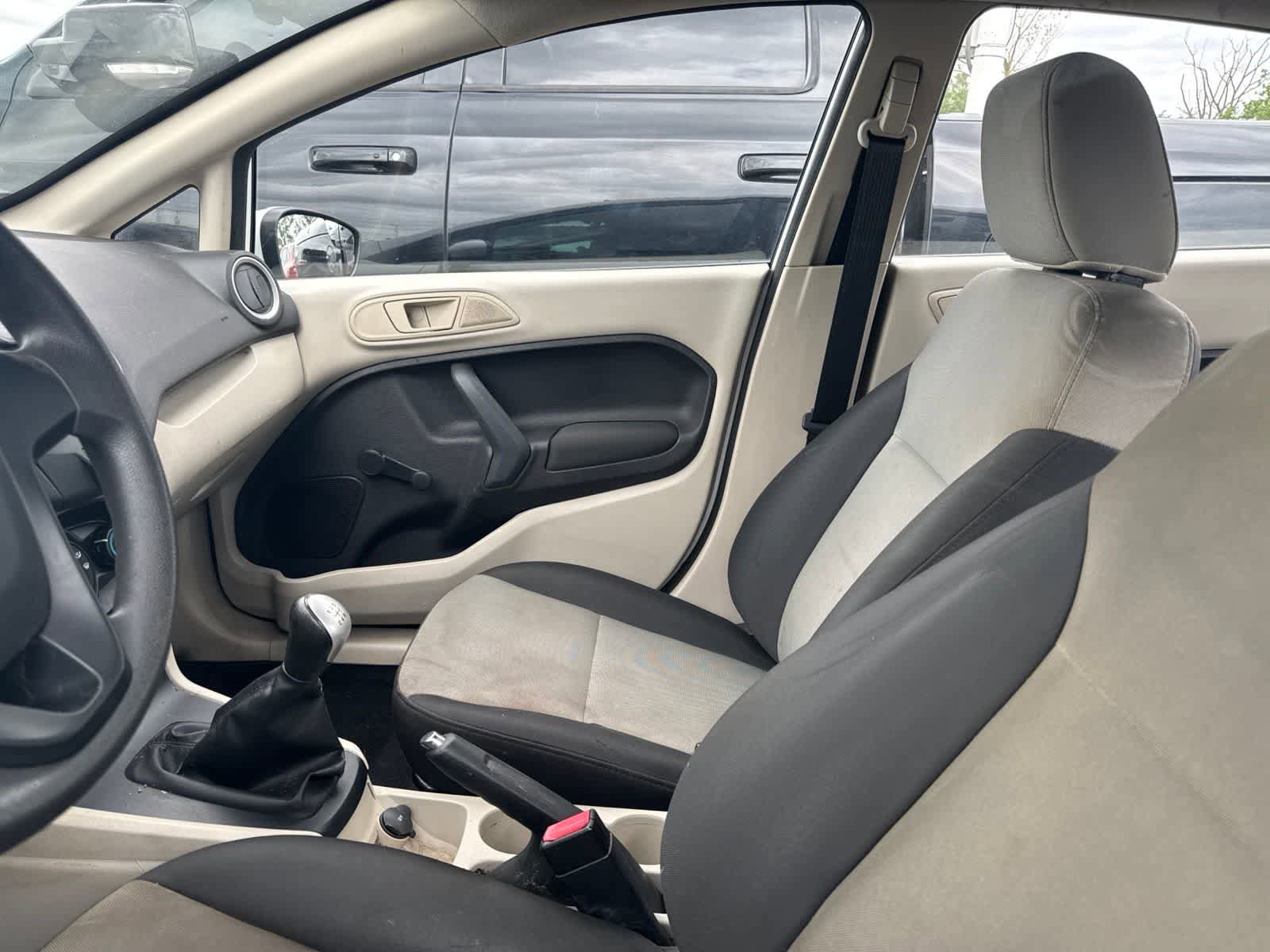 Used 2013 Ford Fiesta S FWD image 30