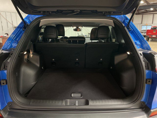 Used 2021 Jeep Cherokee Latitude Plus AWD/4WD image 23